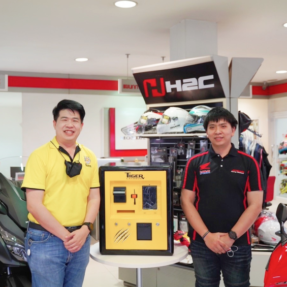 LINE_ALBUM_230609_2 8
